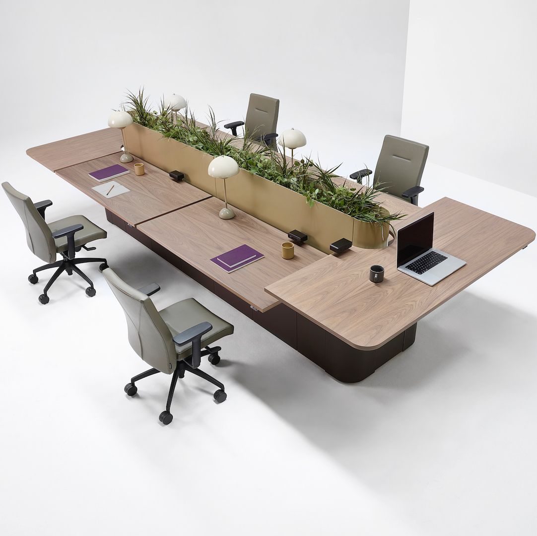 Bench en bois avec jardinière centrale et sièges de travail